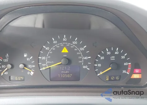 2000 Mercedes-Benz Clk 320 z USA, uszkodzony, nr VIN WDBLJ65G7YF129279